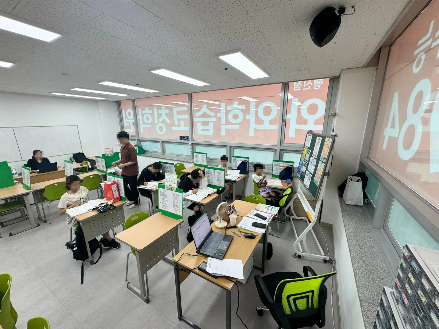 와와학습코칭센터 행신점 학습 공간 2